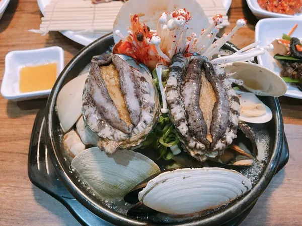 경주전복해물뚝배기 사진 3
