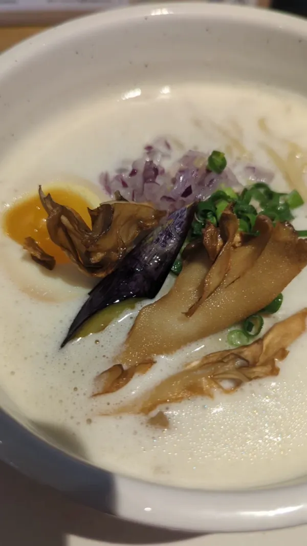 鶏白湯ラーメン 白鶏舎 HAKKEISHA 사진 2