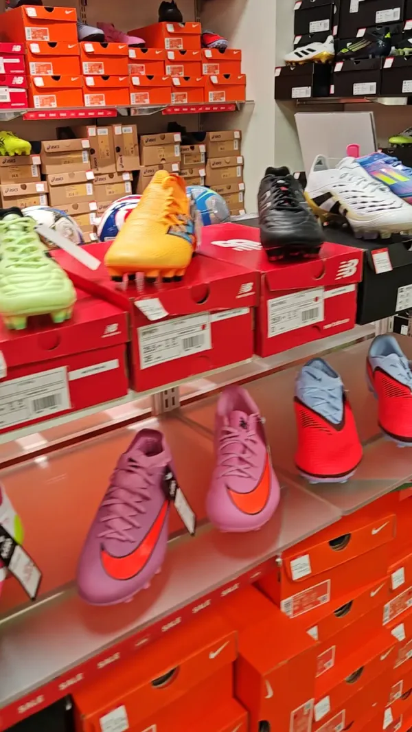 SOCCER SHOP KAMO Harajuku 사진 3