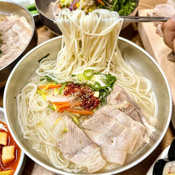 동진식당 고기국수 동문시장점 사진 2