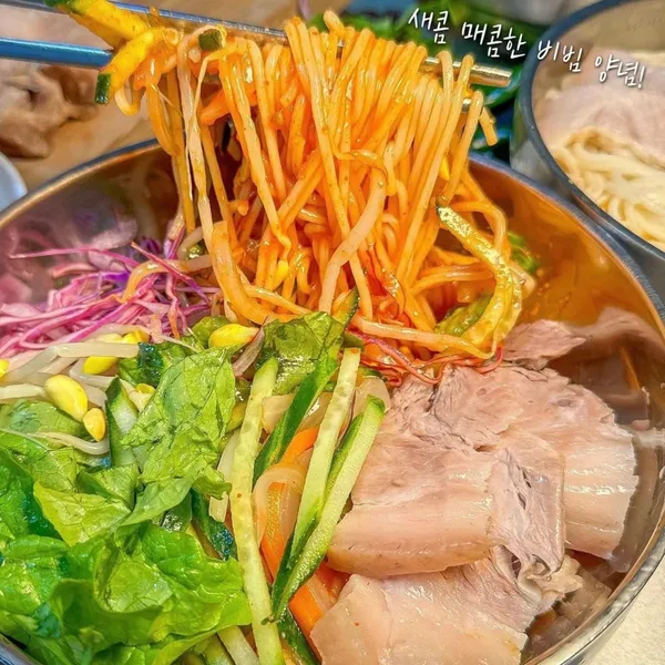 トンジン食堂 コギグクス トンムン市場店の写真5
