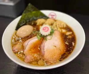 横浜中華そば 維新商店 本店
