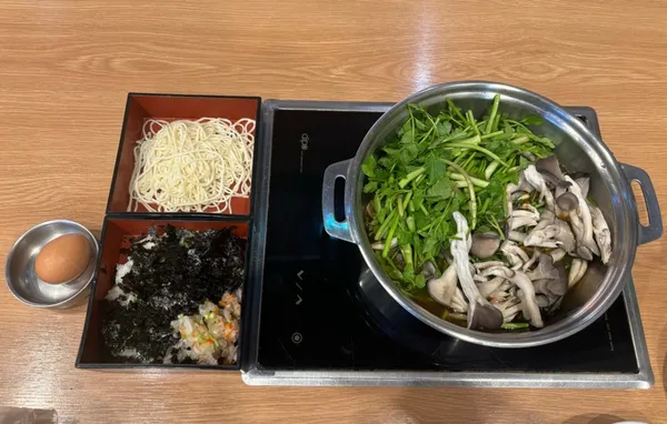 강서버섯샤브칼국수 사진 2