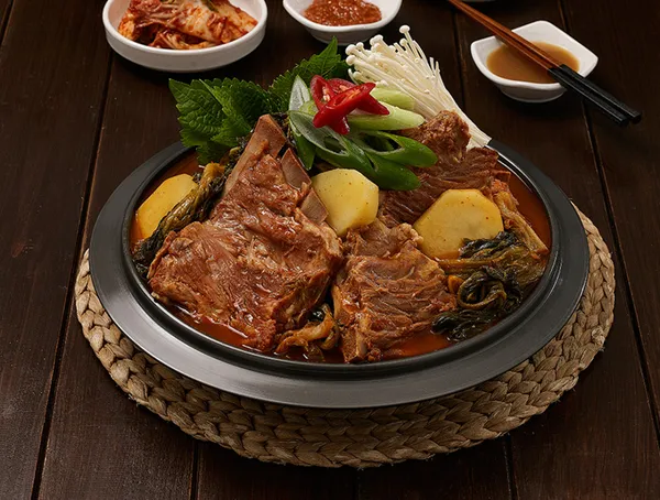 김윤이감자탕&뼈숯불구이 영통구청점 사진 2