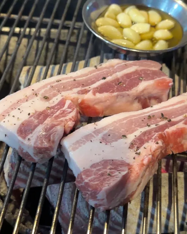 베이스캠프 홍대본점 사진 2