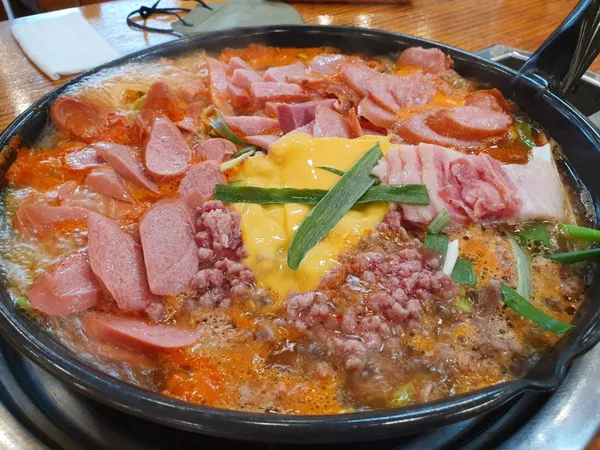 송탄나여사부대찌개 본점 사진 2