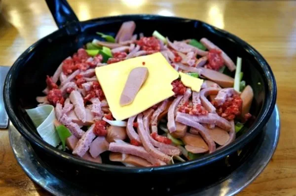 송탄나여사부대찌개 본점 사진 4