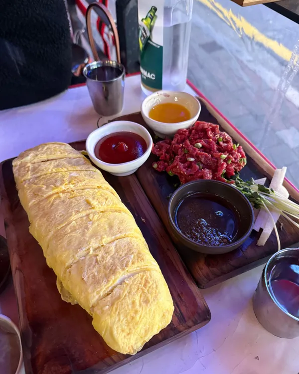 철산육회 철산본점 사진 5