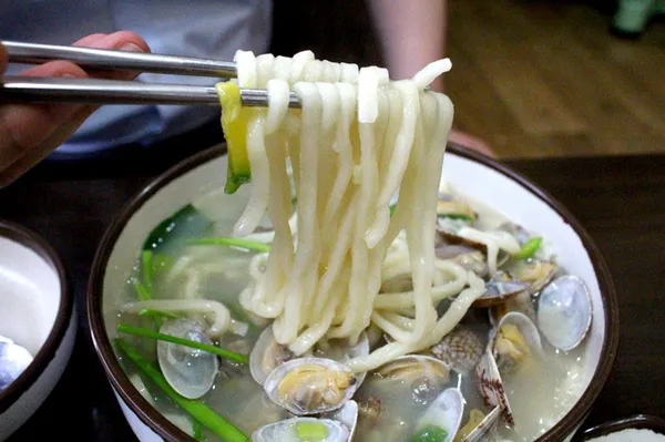 밀채바지락칼국수 본점 사진 2