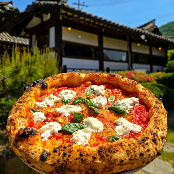 한옥에서 Pizza 온고재