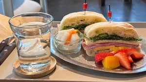 カフェアンナ