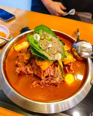 Myeongpumcheonggiwagamjatang Bulgwang