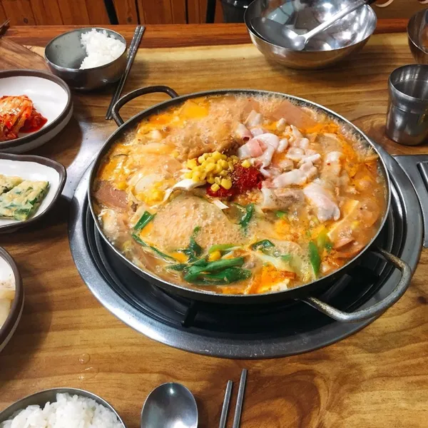 산과들비빔밥 본점 사진 2