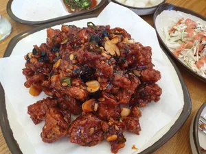 トゥンジチキン 本店
