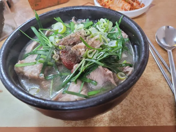 금영돼지국밥 사진 2