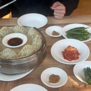 Wanggeuni Kalguksu
