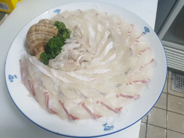 중앙횟집 사진 2