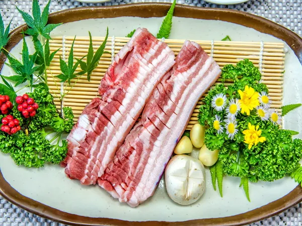 늘봄흑돼지 사진 2