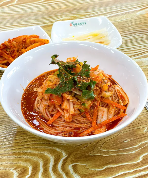 망향비빔국수 청라점 사진 2