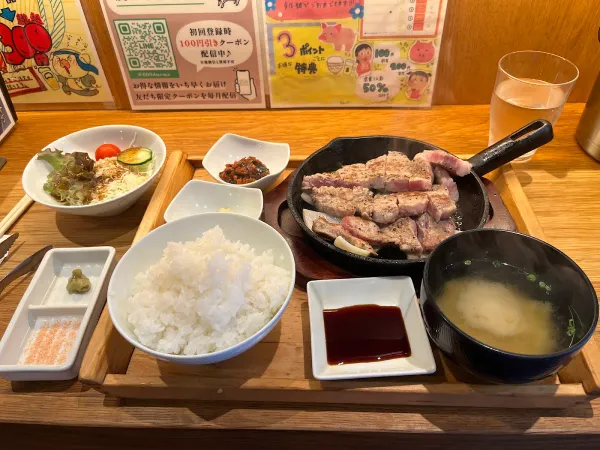豚ステーキ専門店B 小倉本店 사진 4