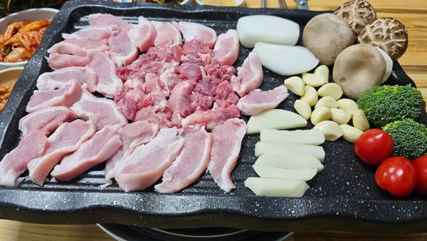 흑돼지짜투리구이식당 사진 2