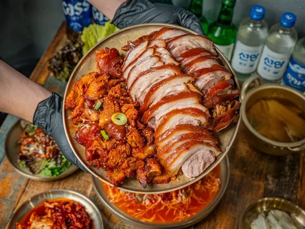 호야네족발