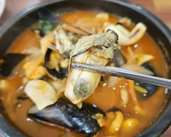 홍굴이해물짬뽕