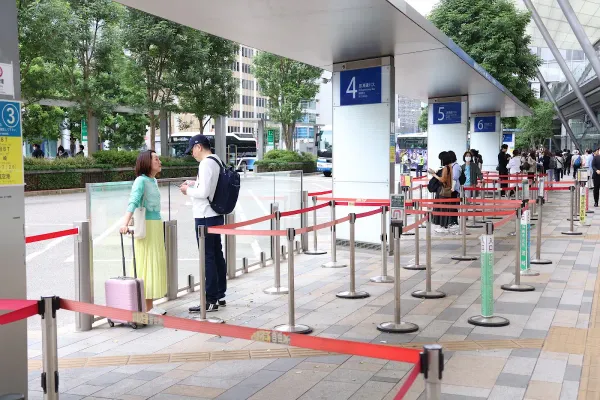 도쿄역 야에스 남쪽 출구 8번 승차장
