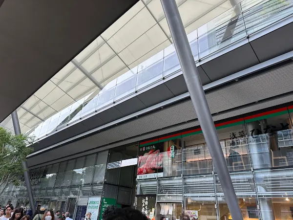 도쿄역 야에스 남쪽 출구 8번 승차장 사진 5