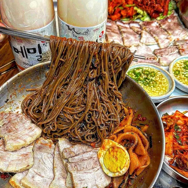 기와메밀막국수