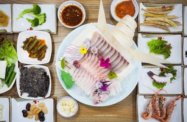 여수사시사철삼치회