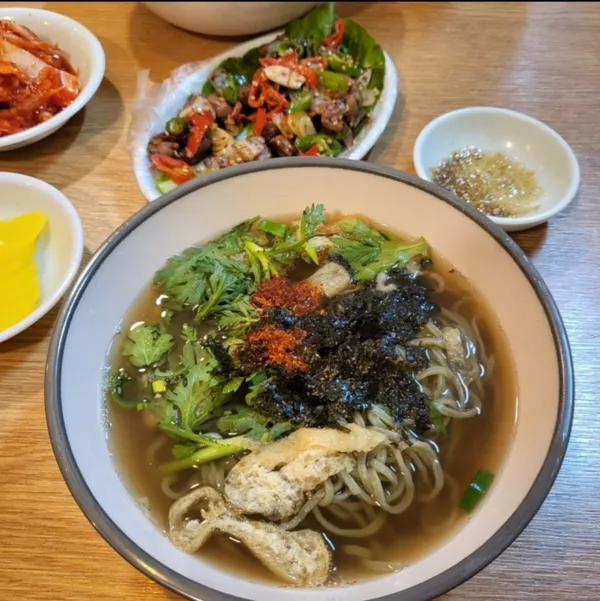 초가집쑥우동