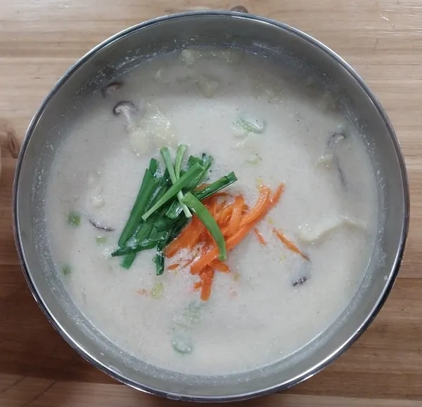오공육 취나물국밥 사진 3