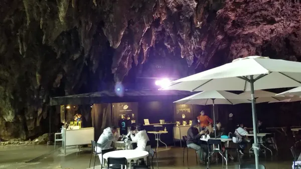 CAVE CAFE 사진 2