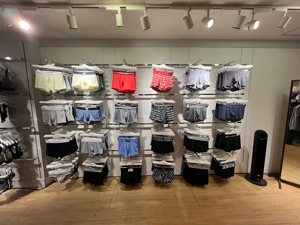 Calvin Klein Tenjin Underground Street Store 사진 4