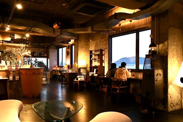 Salon Blue