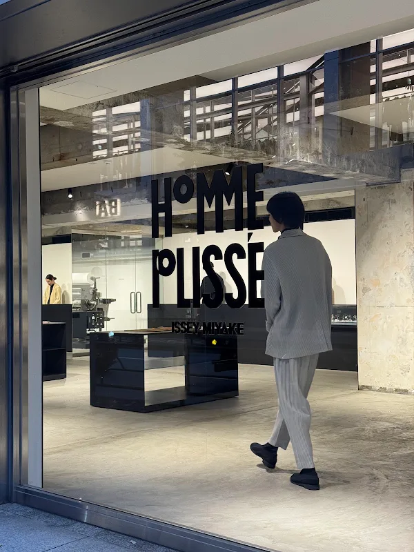 HOMME PLISSÉ ISSEY MIYAKE AOYAMA 사진 4