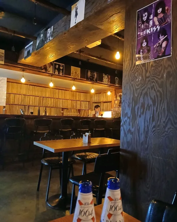 ヘイジュード LPバーの写真2
