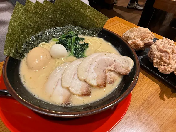 横浜家系ラーメン 角蔵家 사진 3
