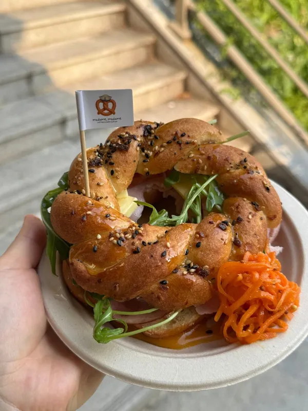 마담, 마담 사진 2