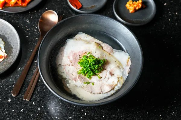 진돼지곰탕 사진 2