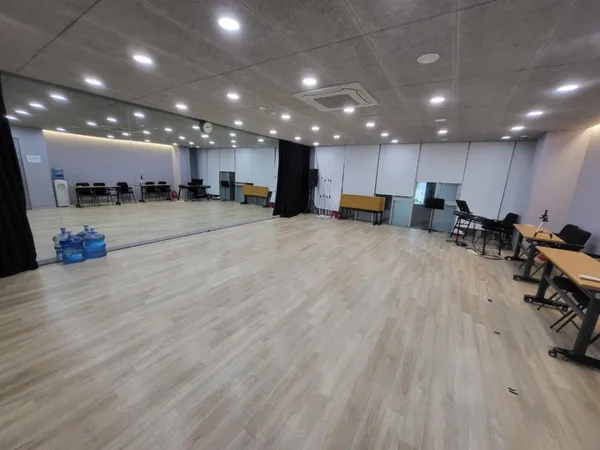 극장 온 사진 2