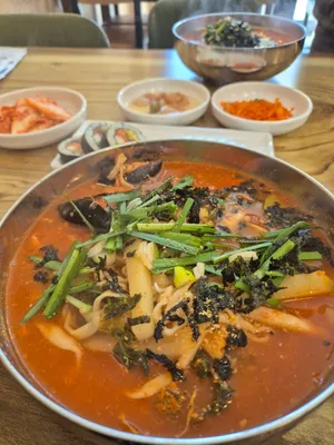 Seongdeok-ro Kalguksu