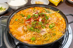 Cheongwon Sikdang Budae Jjigae Reul Kkeulida Cheonan Dujeong Main Branch