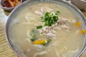 ミョンプムタッカルグクス