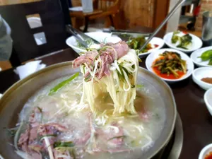 신분준할머니 기러기칼국수