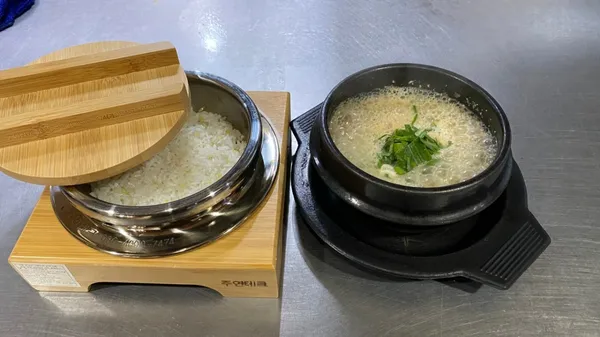 콩세상웰빙솥밥 사진 2