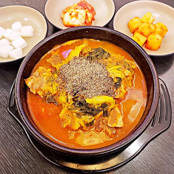 숯불뼈구이 핫뼈감자탕 본점 사진 4
