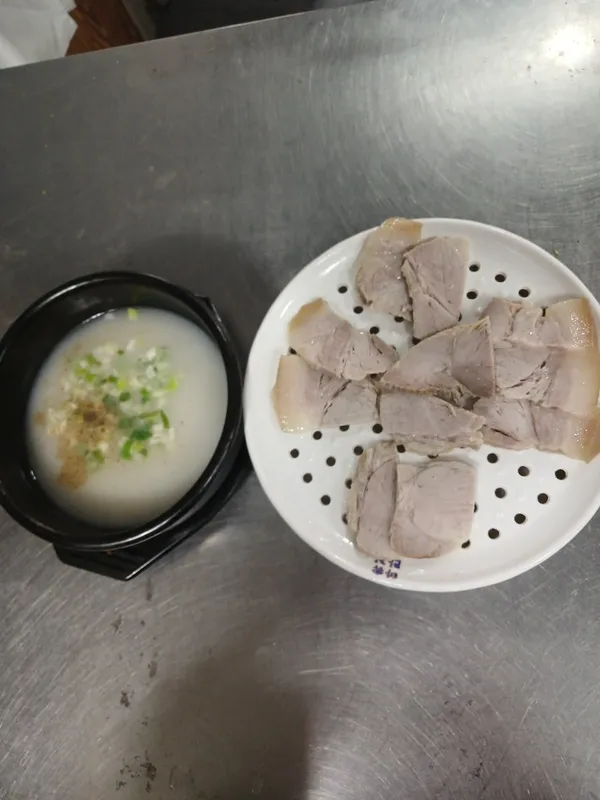 토박이돼지국밥 사진 4