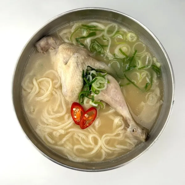 효담칼국수 닭한마리 명동본점 사진 3